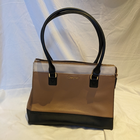 Calvin Klein tote - Picture 2 of 4